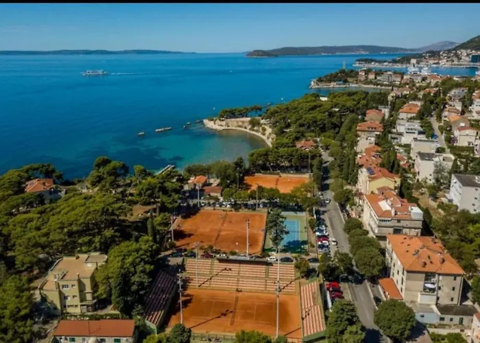La1 Luxury Apartment Near Bacvice Beach
